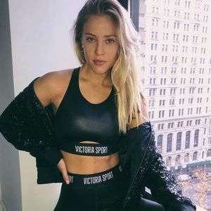 NWT Victoria's secret liquid leather sport bra